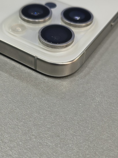 Apple iPhone 15 Pro Max 5G 256GB White Titanium used