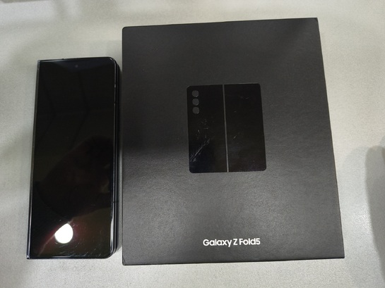 Samsung Galaxy Z Fold5 5G 12/256GB Phantom Black used