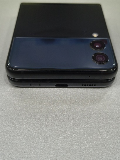 Samsung Galaxy Z Flip3 5G (8GB/128GB) Phantom Black